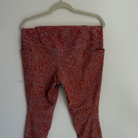 Athleta Salutation Stash Pocket 7/8 Tight - Picture 7 of 8